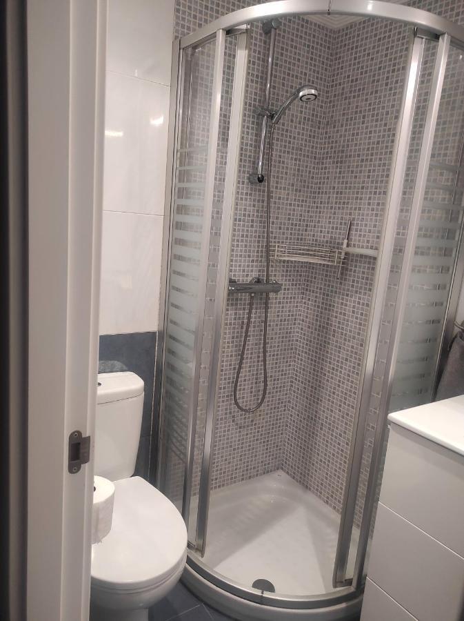 Habitacion Centro Bano Privado Piso Compartido Lejlighed Oviedo Eksteriør billede